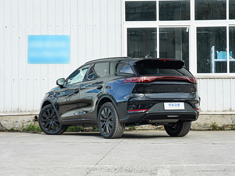 2025 BYD Tang DM-i Image 4